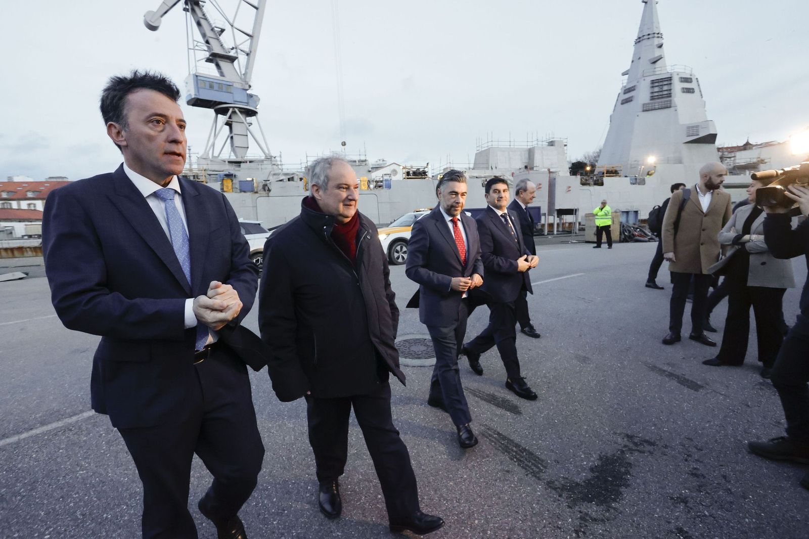 El ministro de Industria en Ferrol, con el presidente de Navantia, otros representantes de la empresa y el delegado del Gobierno en Galicia.