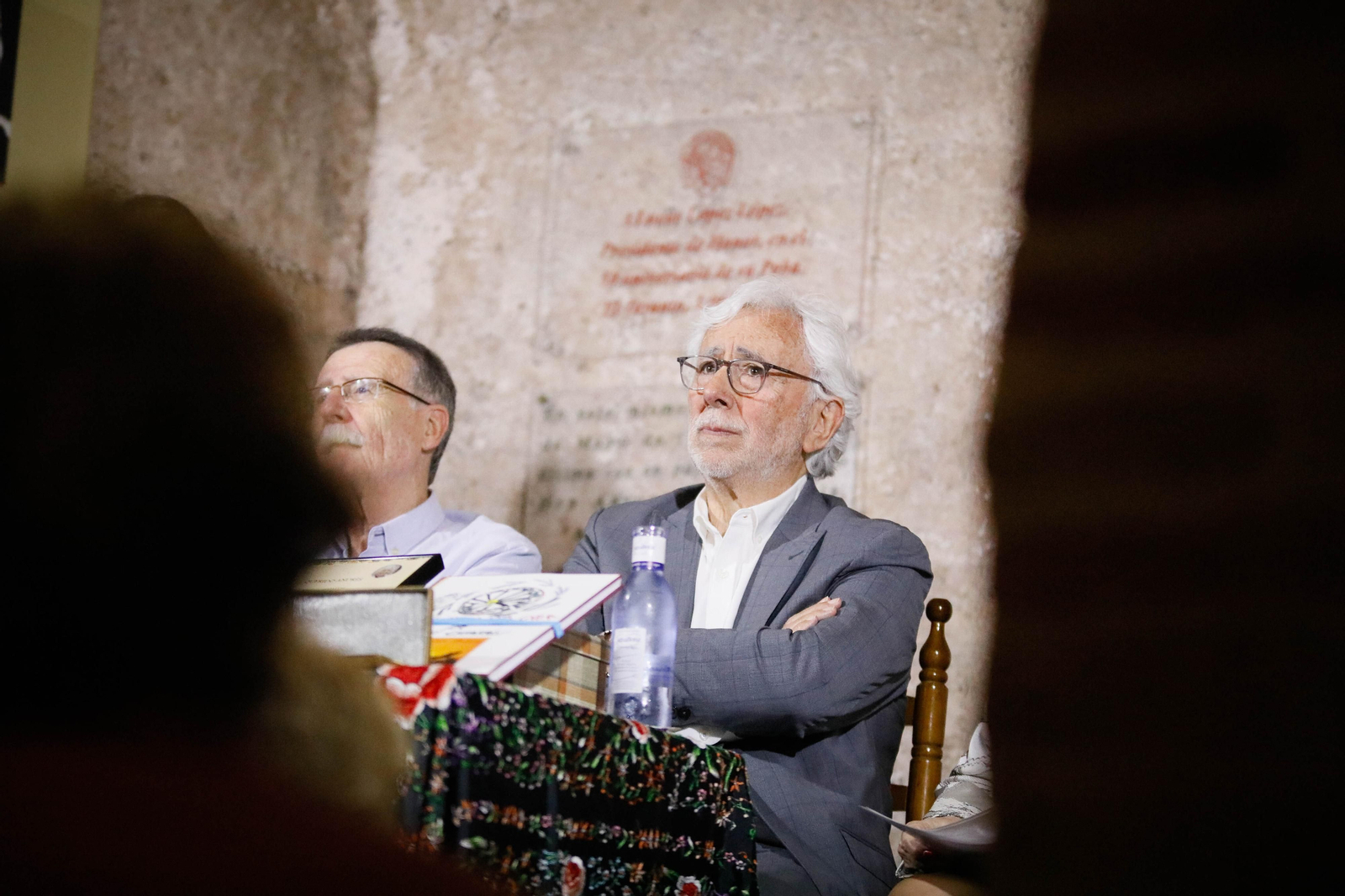 Entrega de Anagrama de Oro y Brillantes de la Ciudad de Almería a Andrés Caparrós en imágeness