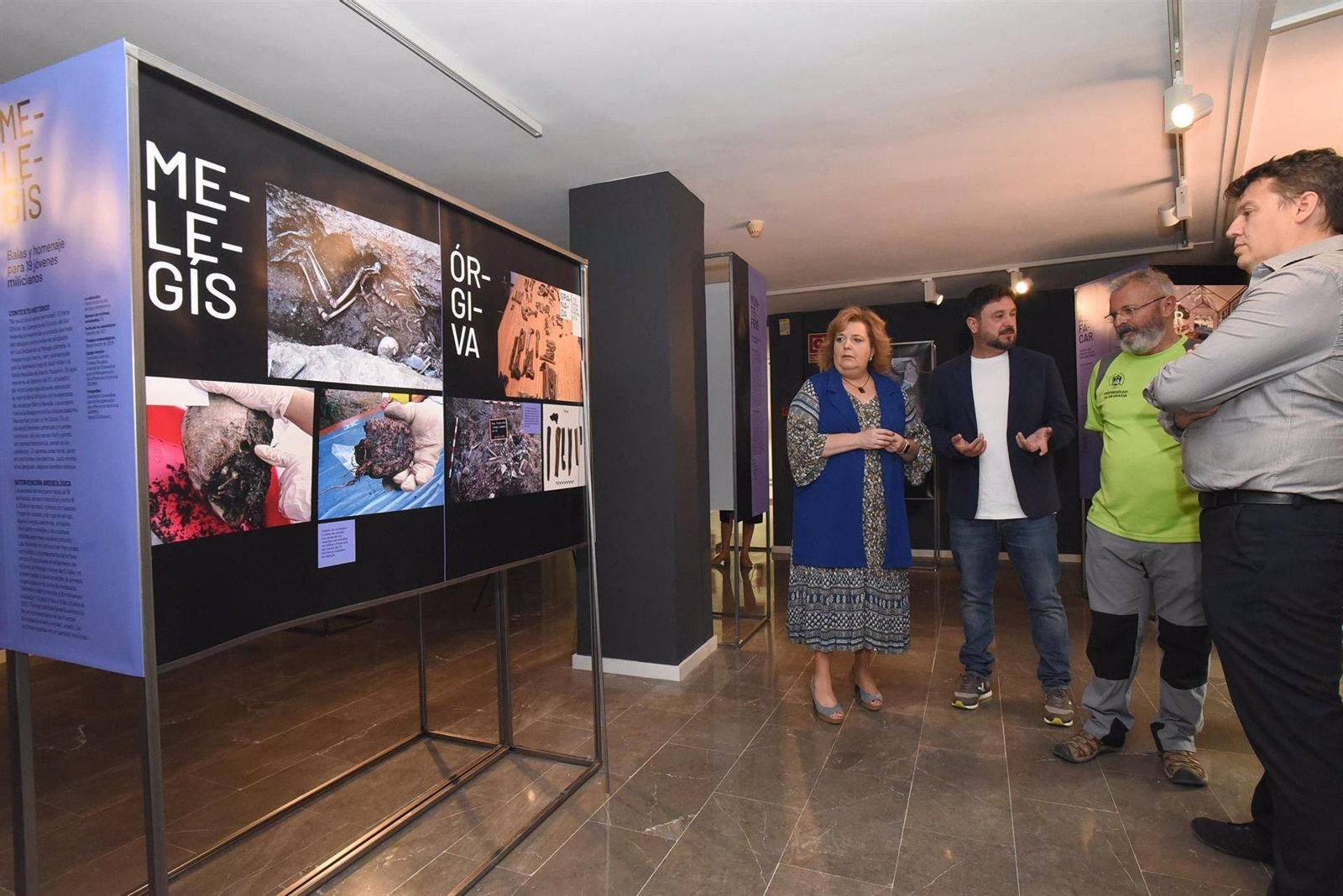 Exposición sobre las fosas del franquismo en la Casa Molino, en su apertura el pasado junio