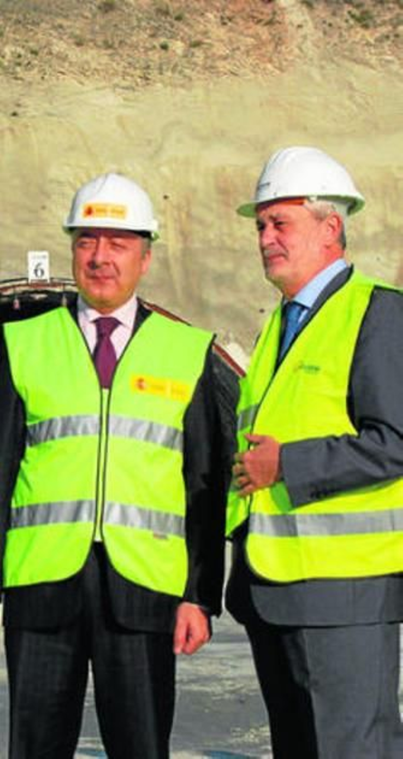 Blanco y Griñán, ayer en las obras de la A-7.