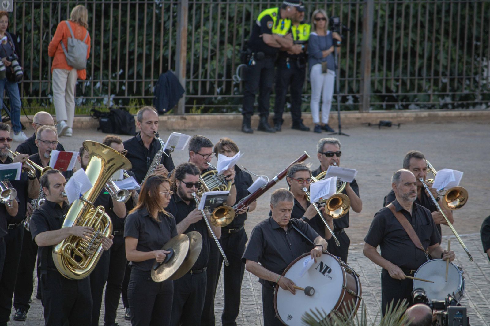 Las bandas de música se lucen antes del Día de las Fuerzas Armadas en Granada