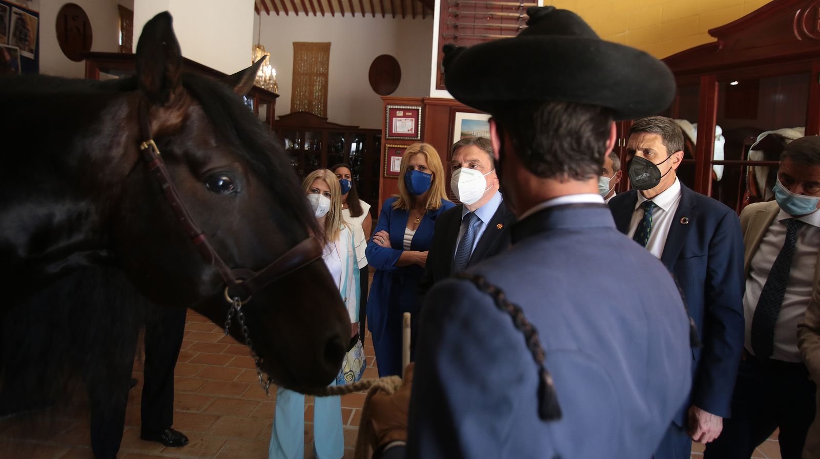 El ministro de agricultura Luis Planas visita Jerez y la yeguada del Hierro del Bocado
