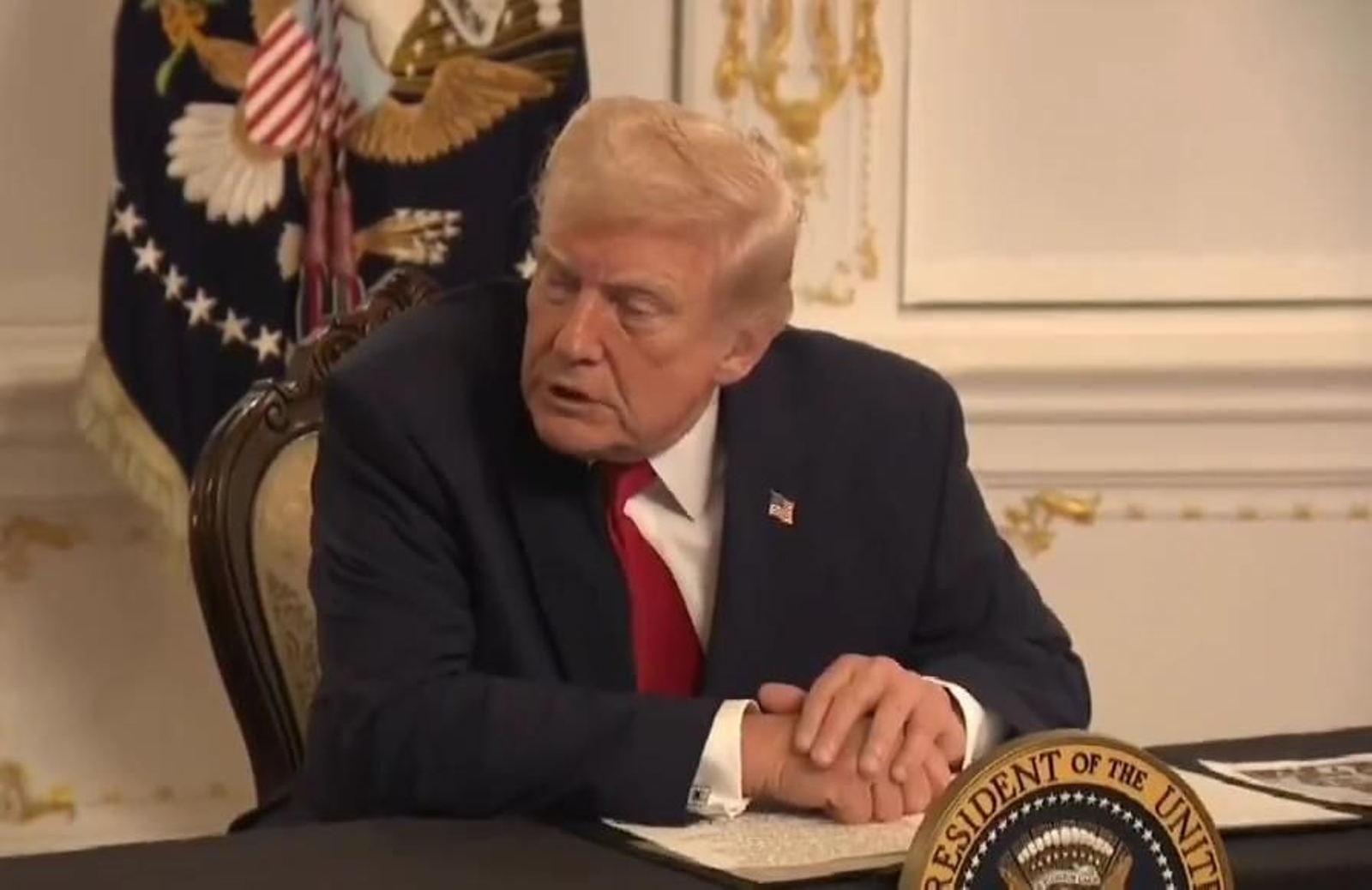 Trump llama "estúpida" a una periodista Trump llama "estúpida" a una periodista