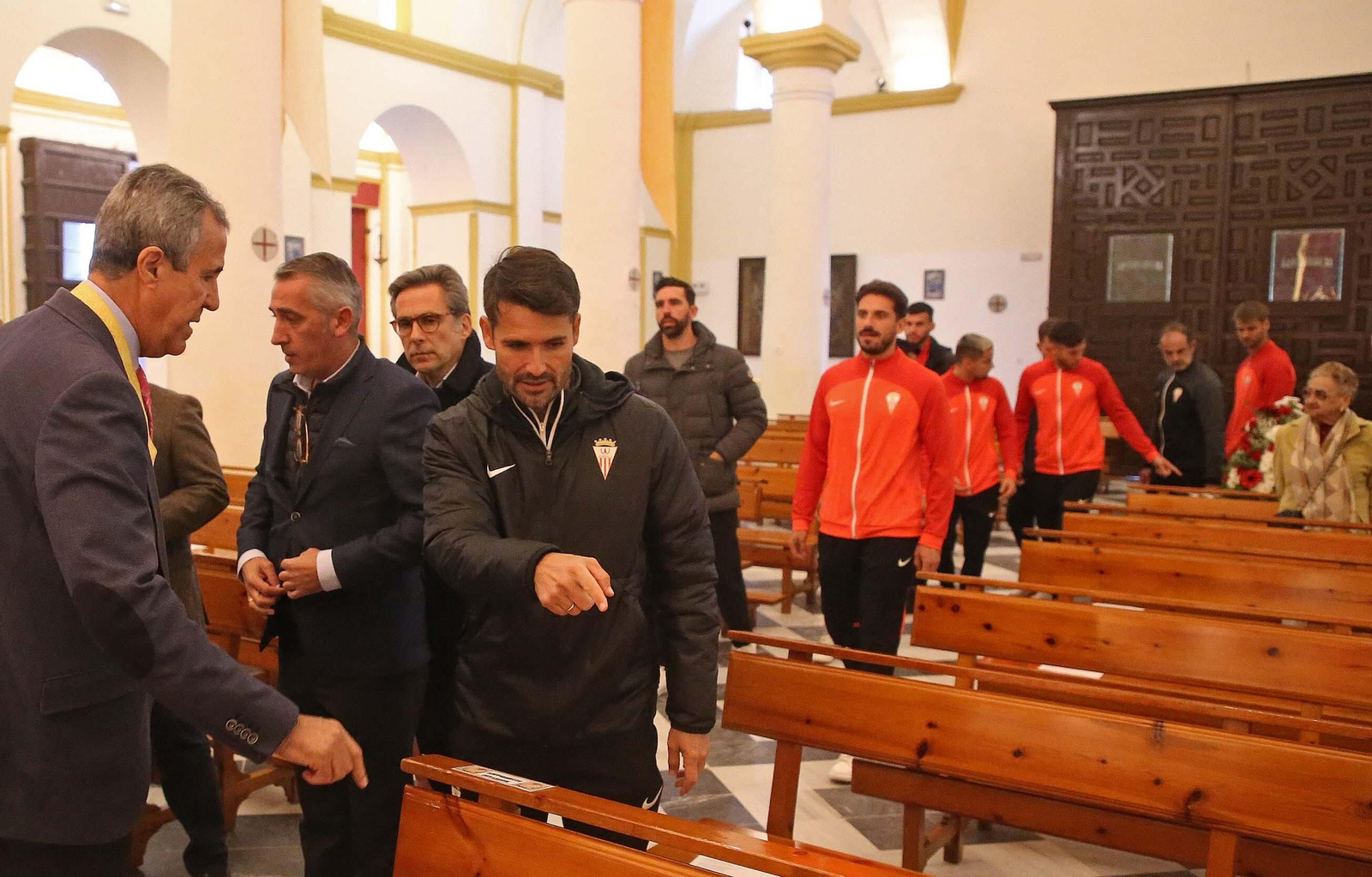 La ofrenda floral del Algeciras CF a la Virgen de la Palma, en imágenes