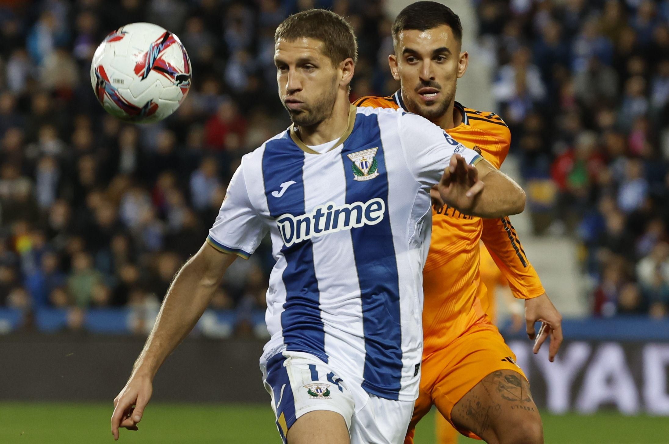 El mercado cierra, pero el Málaga CF aún contempla el fichaje de un agente libre