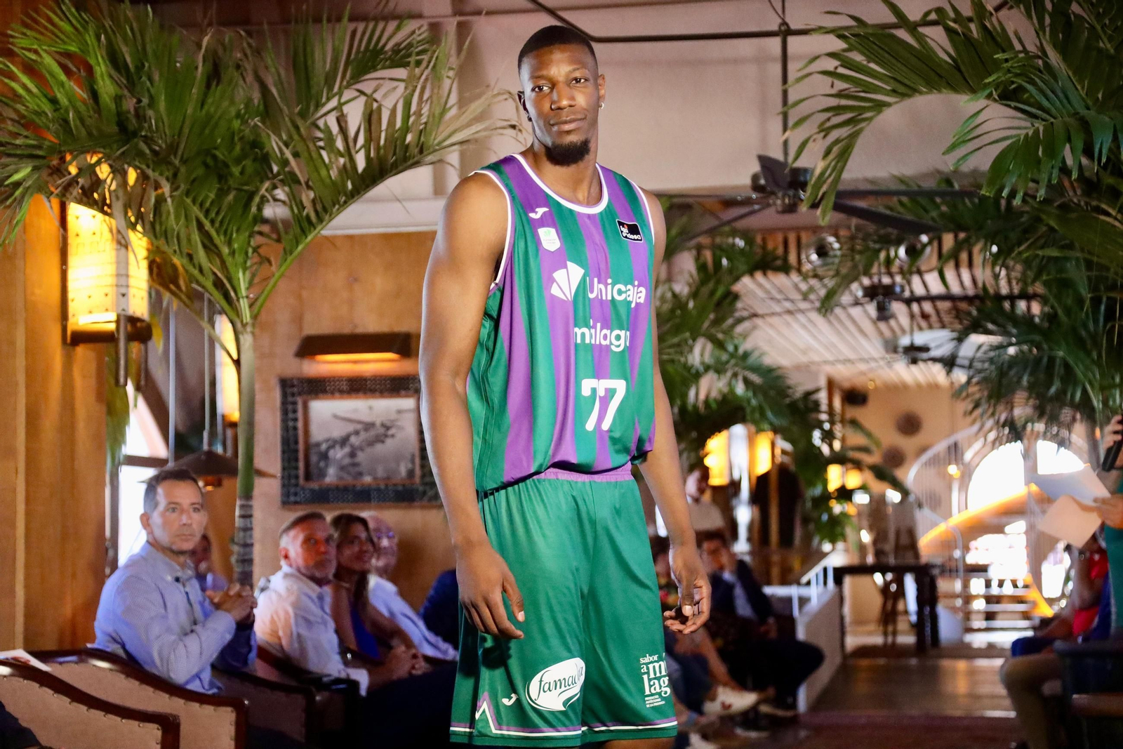 La presentación de las nuevas equipaciones del Unicaja, en fotos