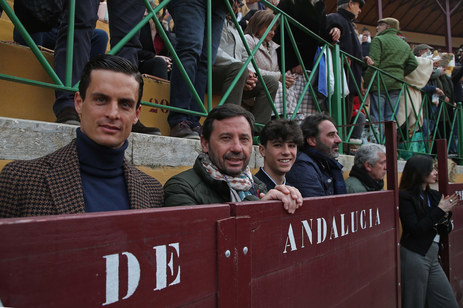Ambiente en la plaza de toros El Arenal en La Línea