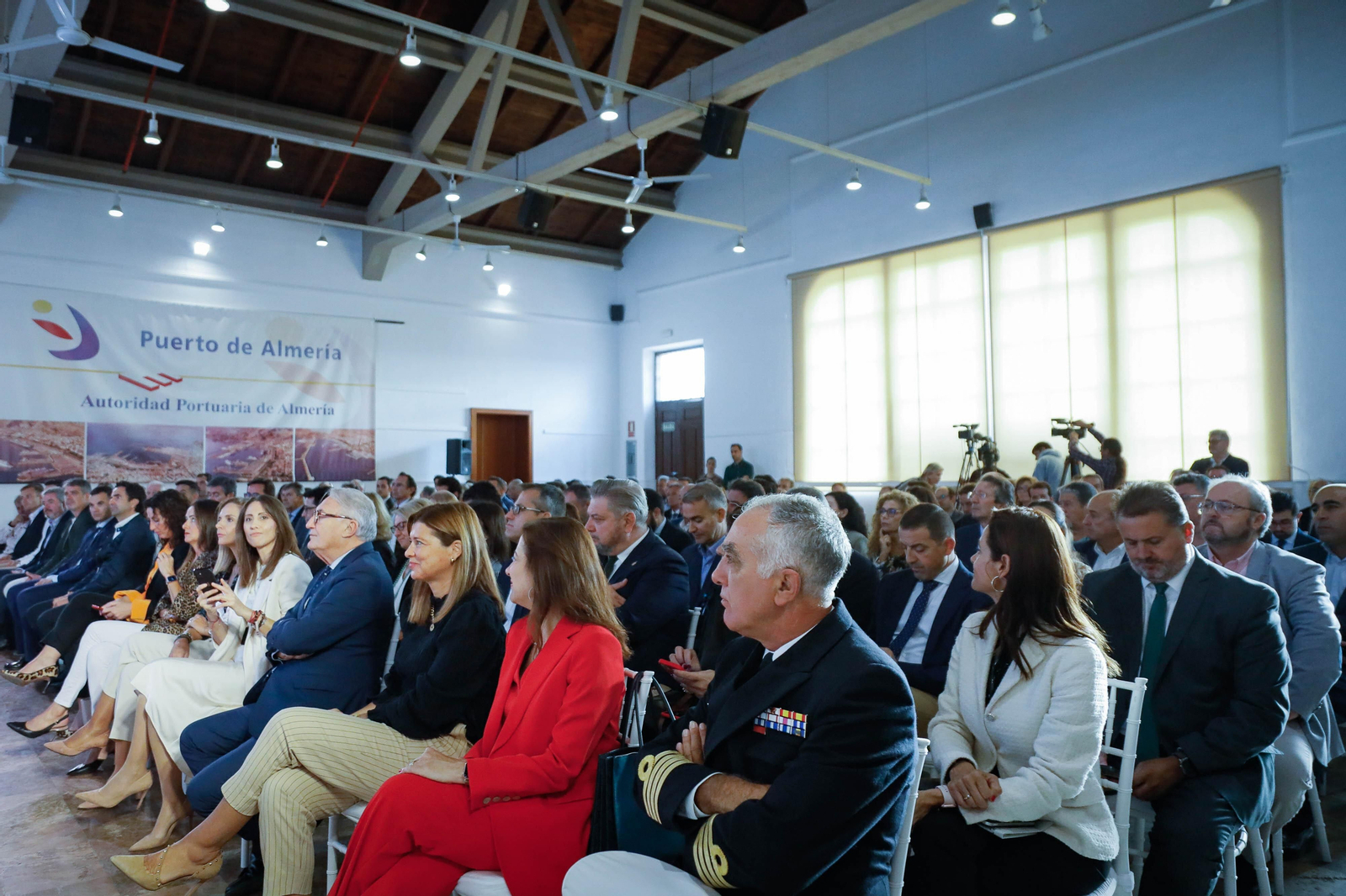 Imágenes del desayuno informativo