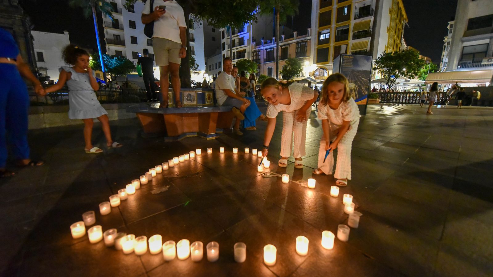 La noche de las velas y Perseidas en la Plaza Alta de Algeciras.