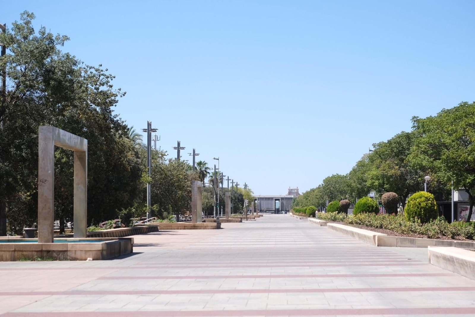 Un paseo en fotografías por la Córdoba desierta de agosto