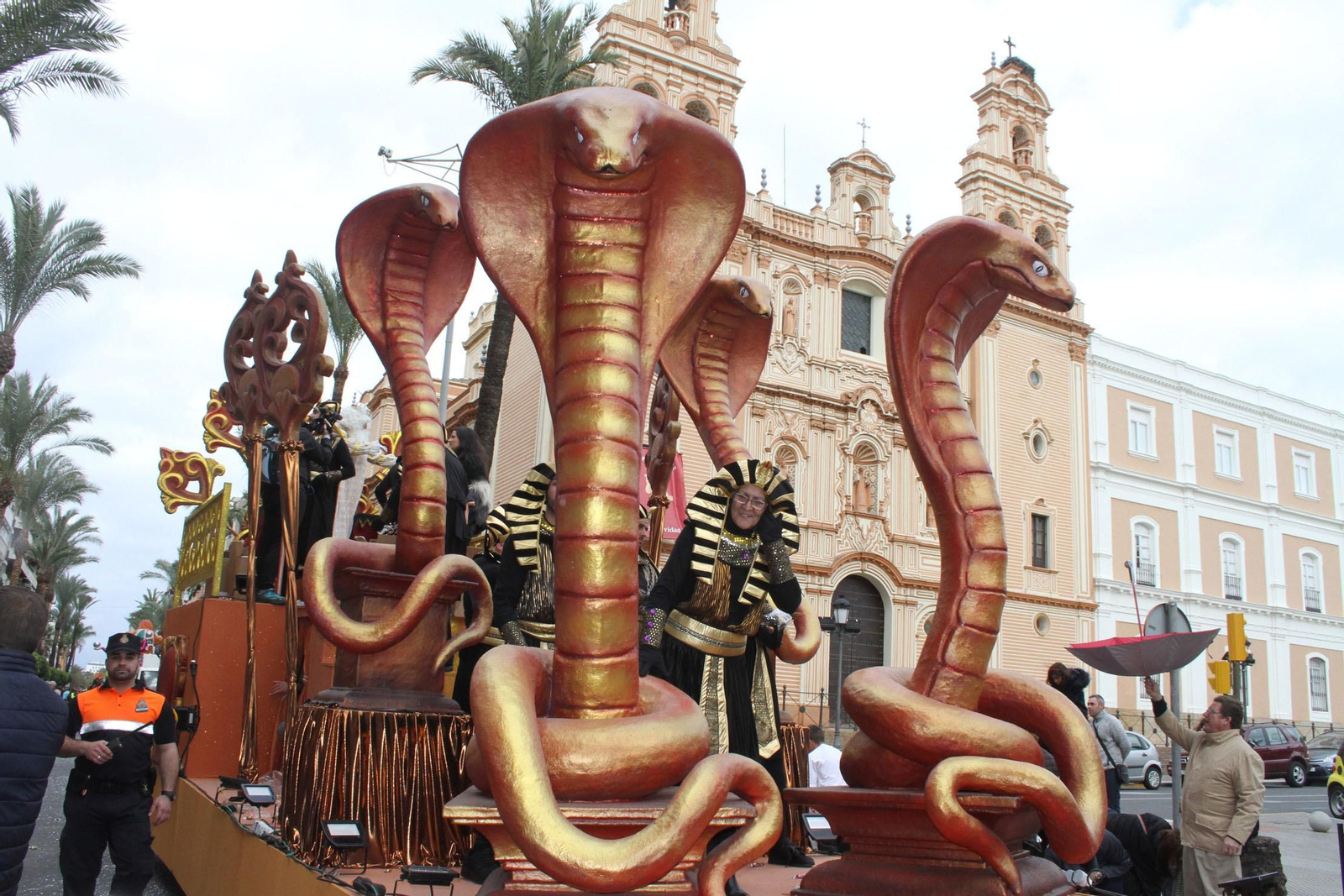 Cabalgata de los Reyes Magos 2018: Melchor, Gaspar y Baltazar adelantan su salida para llenar de ilusión las calles de Huelva