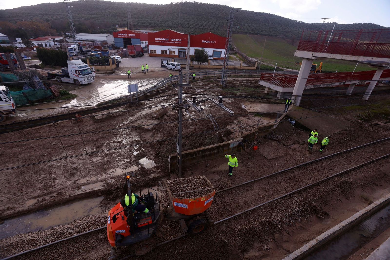 Caída de un muro de contención en Villa del Río
