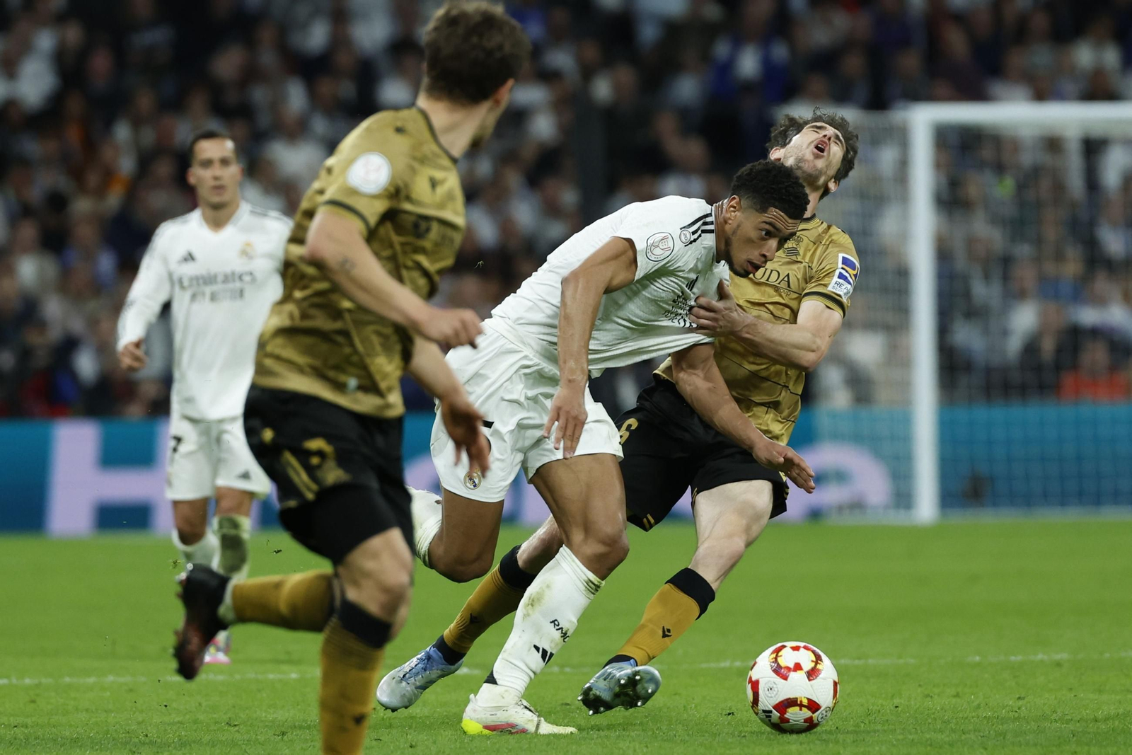 Las fotos del Real Madrid - Real Sociedad camino del Estadio de la Cartuja