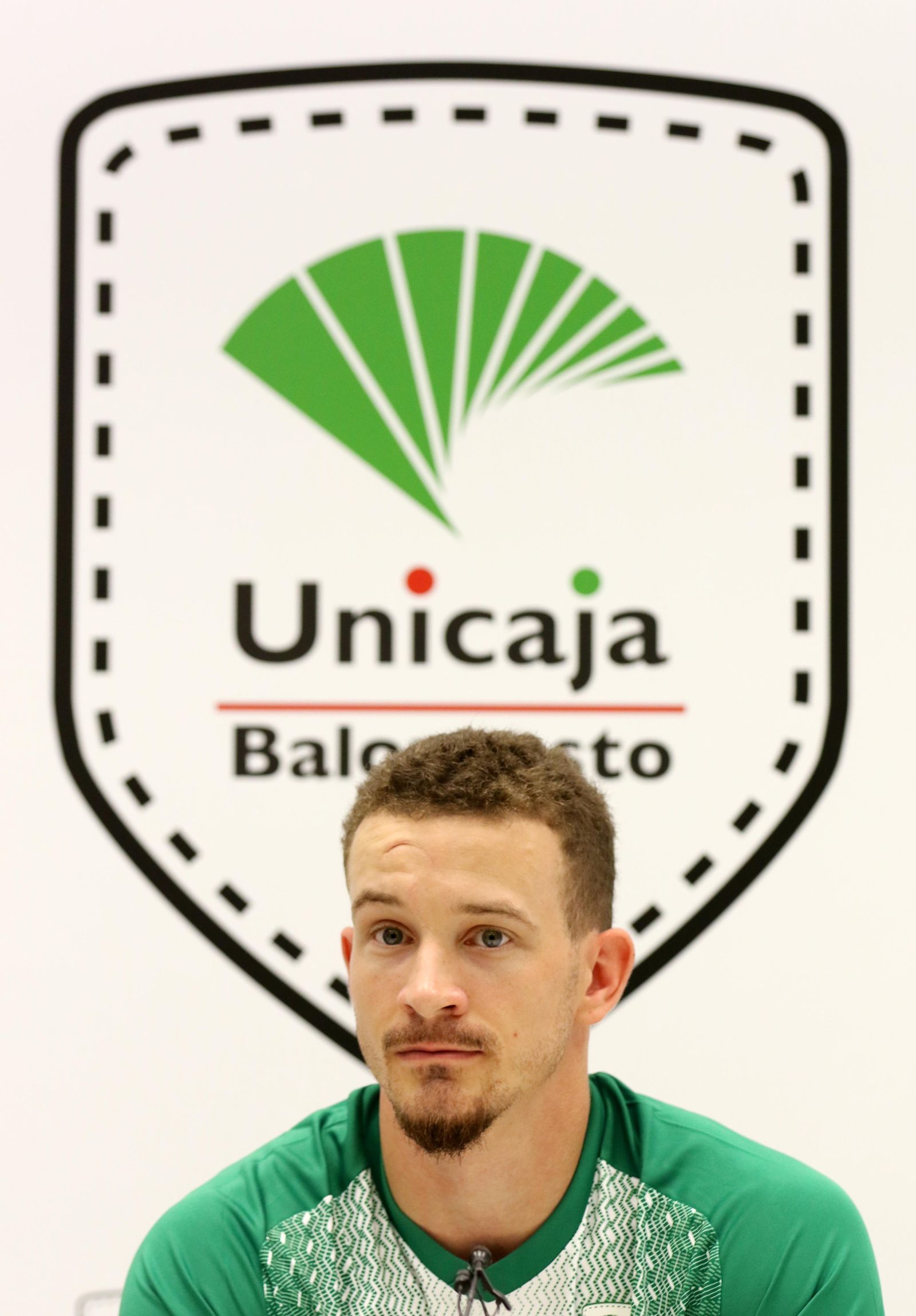 Las fotos de la puesta de largo de Josh Adams en el Carpena