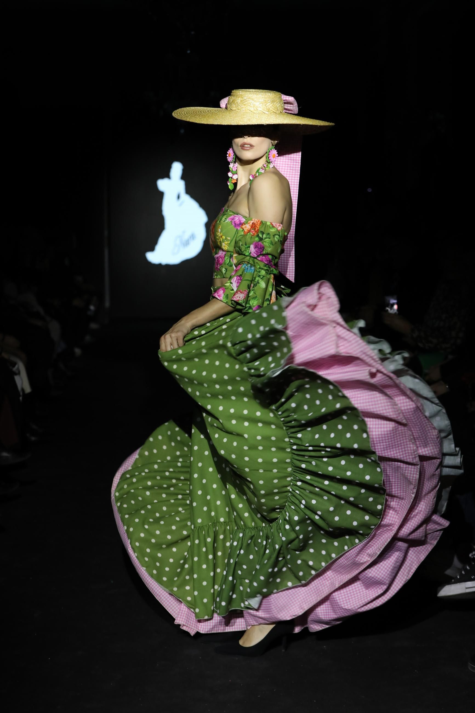 Los trajes de flamenca más en tendencia vistos en la Pasarela Flamenca Granada 2025