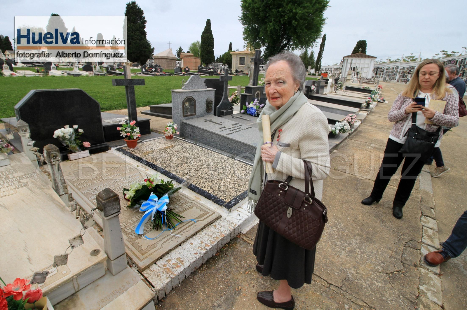 Imágenes del homenaje a William Martin "el hombre que nunca existió" en el cementerio de la Soledad