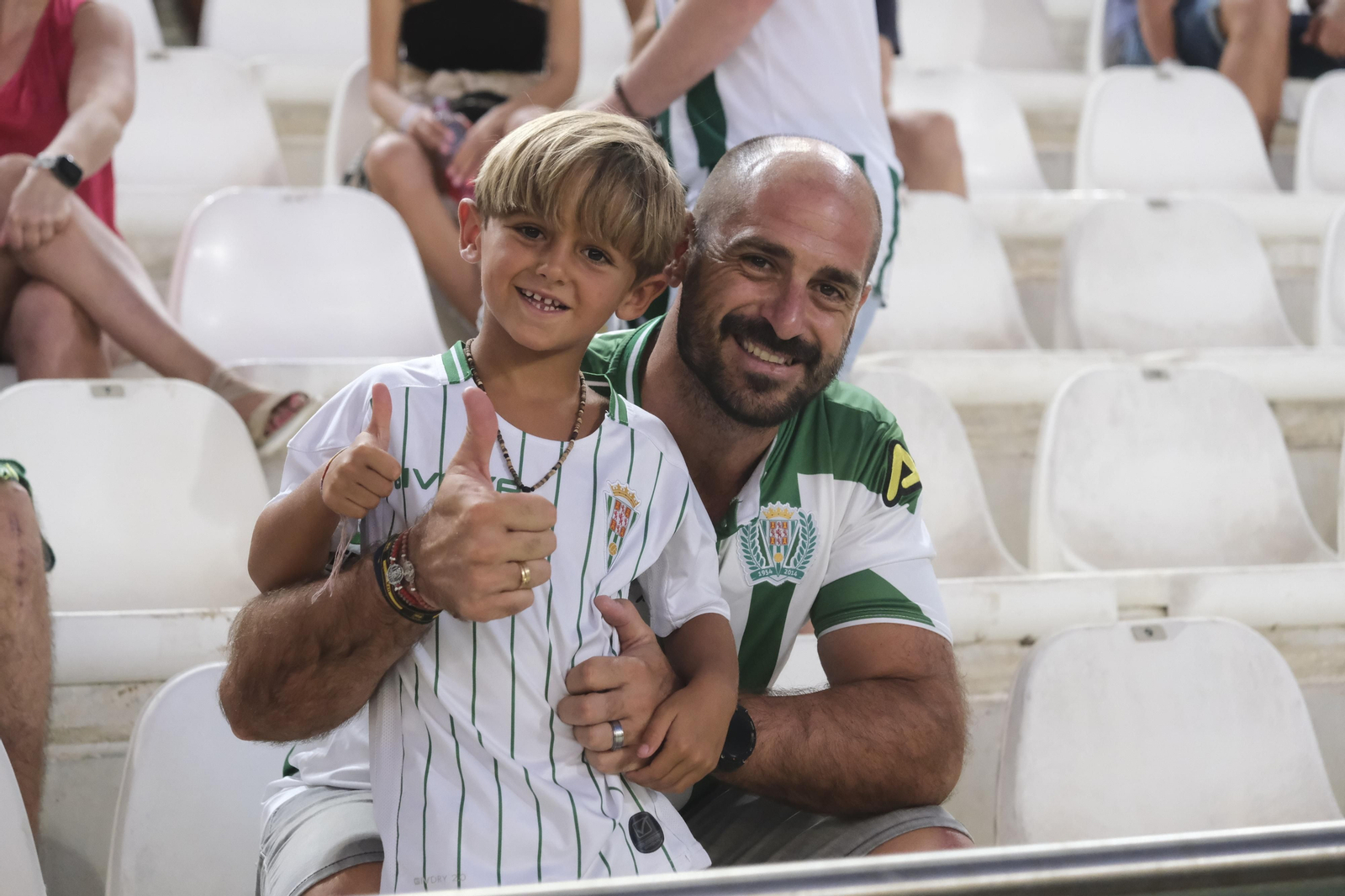 Las mejores fotos del ambiente en El Arcángel para el Córdoba CF - Ibiza