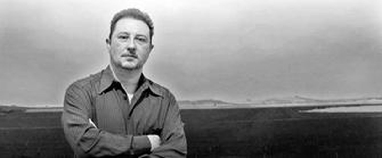 El artista Francisco Escalera, delante de una de sus obras realistas.