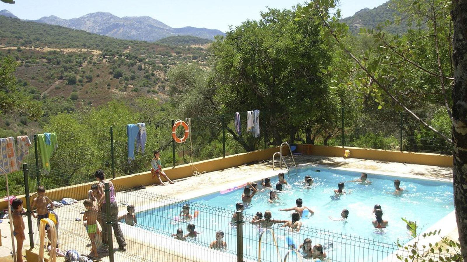 Piscina del Aula de la Naturaleza de Tavizna