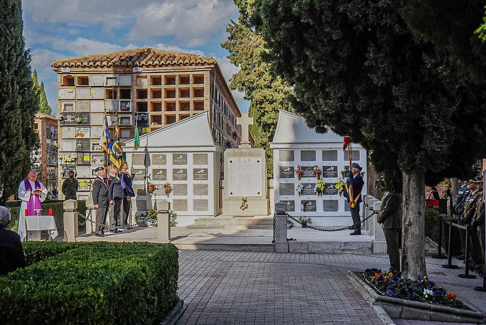 Galería | Todas las imágenes del Día de los Caídos por la Patria en Granada