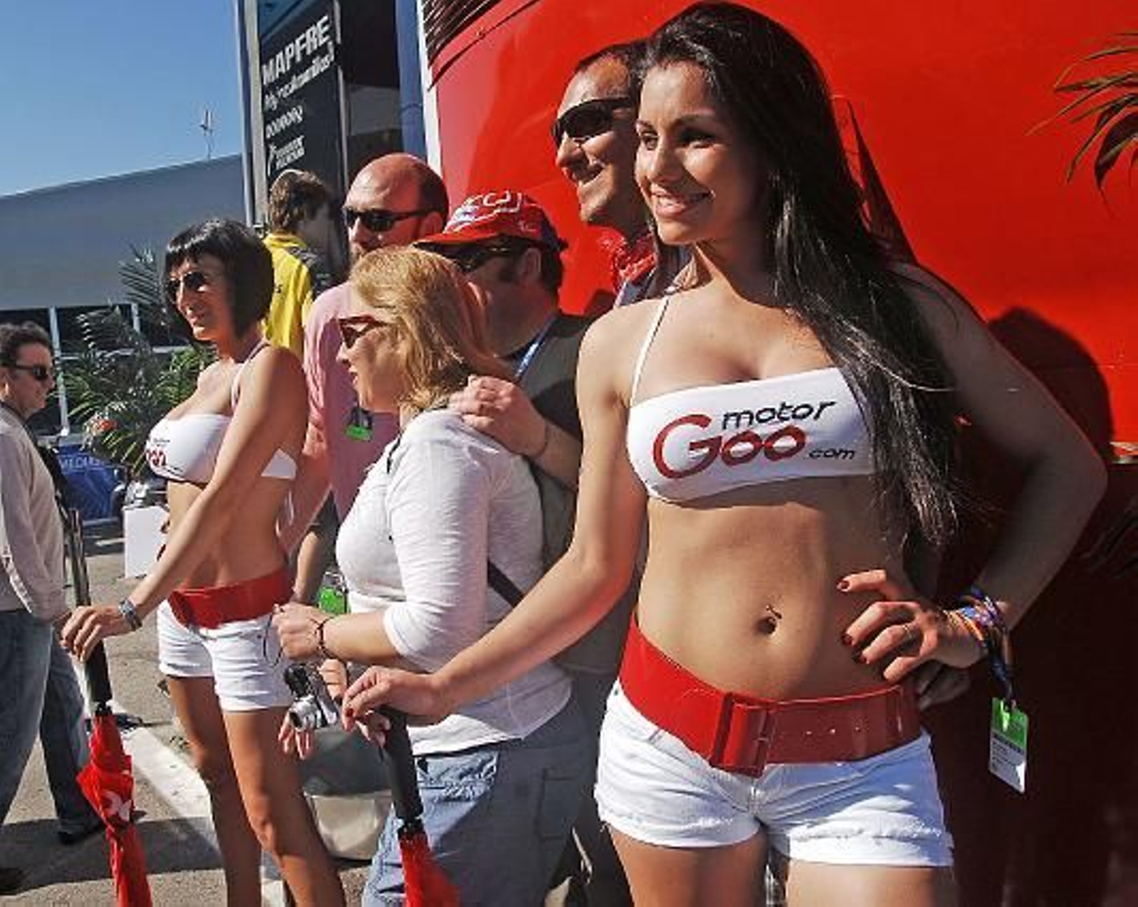 Las chicas del ´paddock´, puro espectáculo en Jerez. 

Foto: Juan Carlos Toro y Manuel Aranda