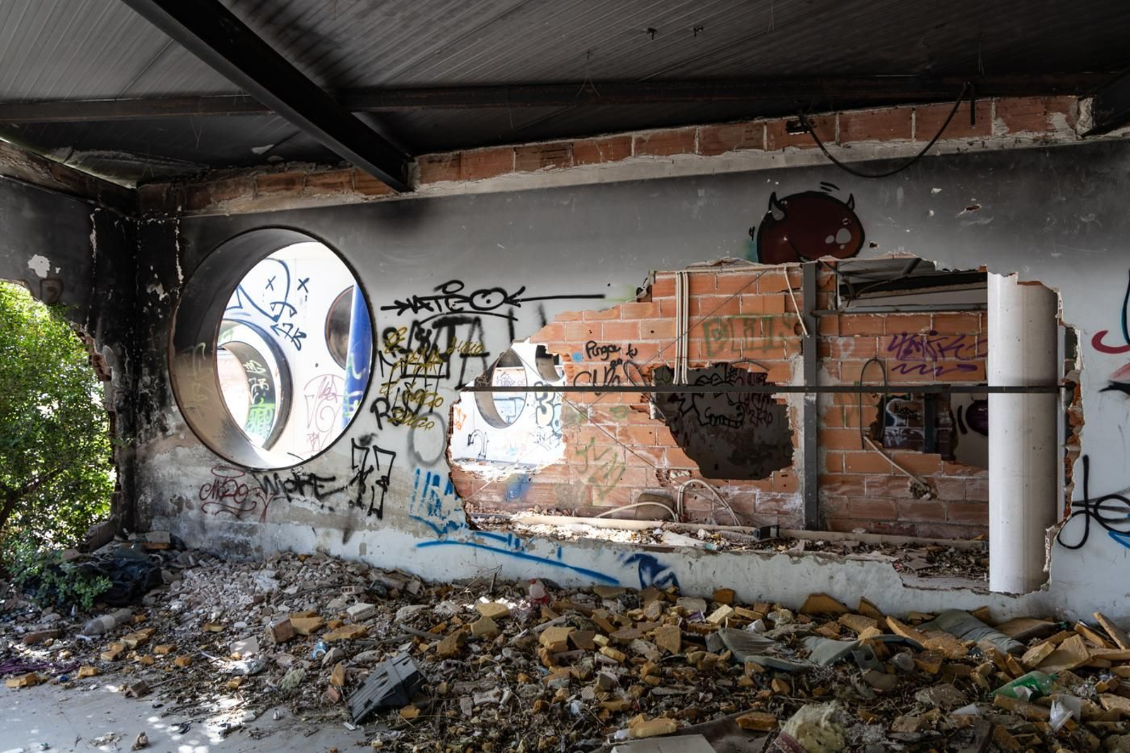 Este es el lamentable estado que presenta el parque acuático de Jaén en 2024