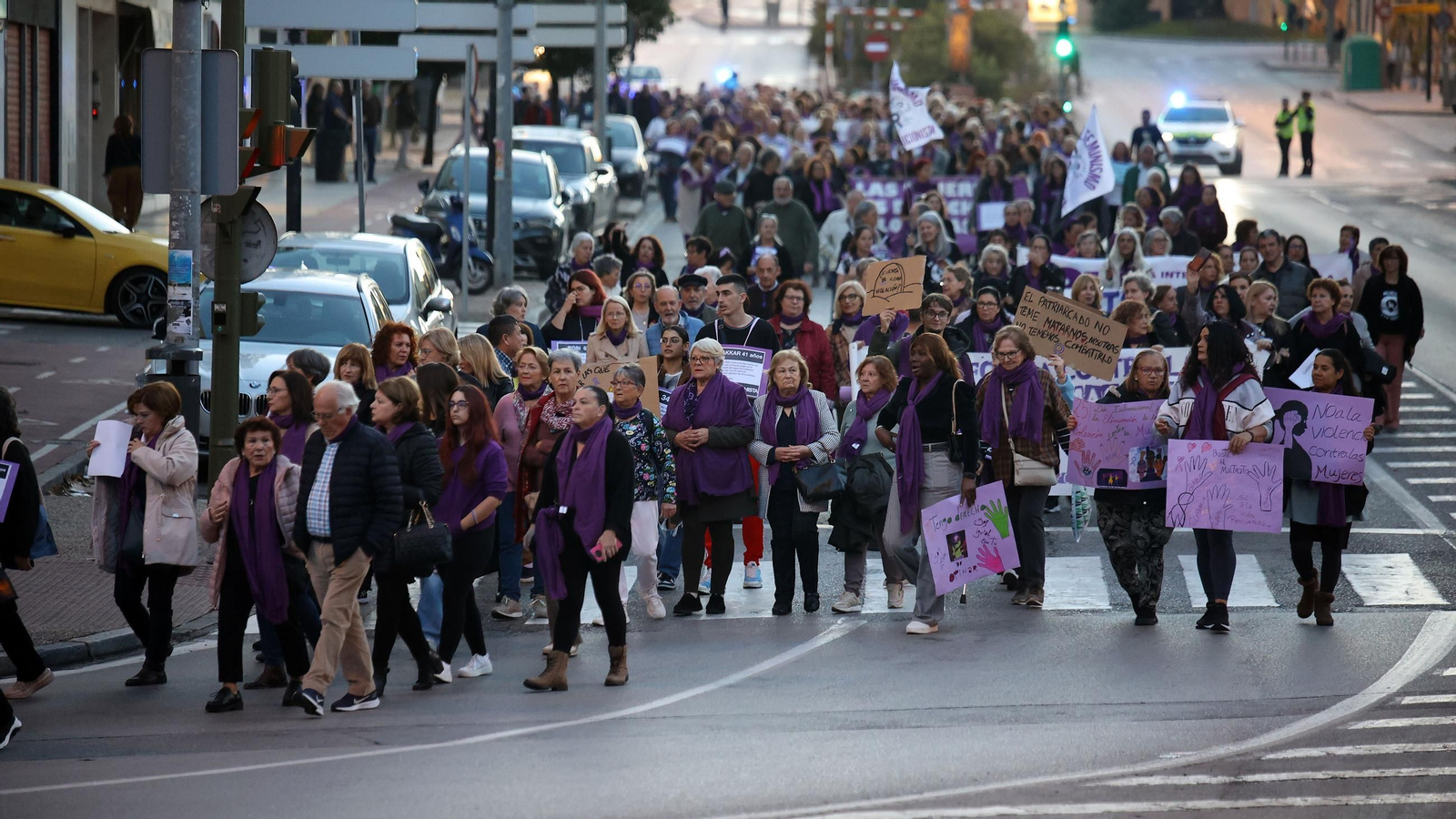 Imágenes de la manifestación del 25N 2024 en Jerez