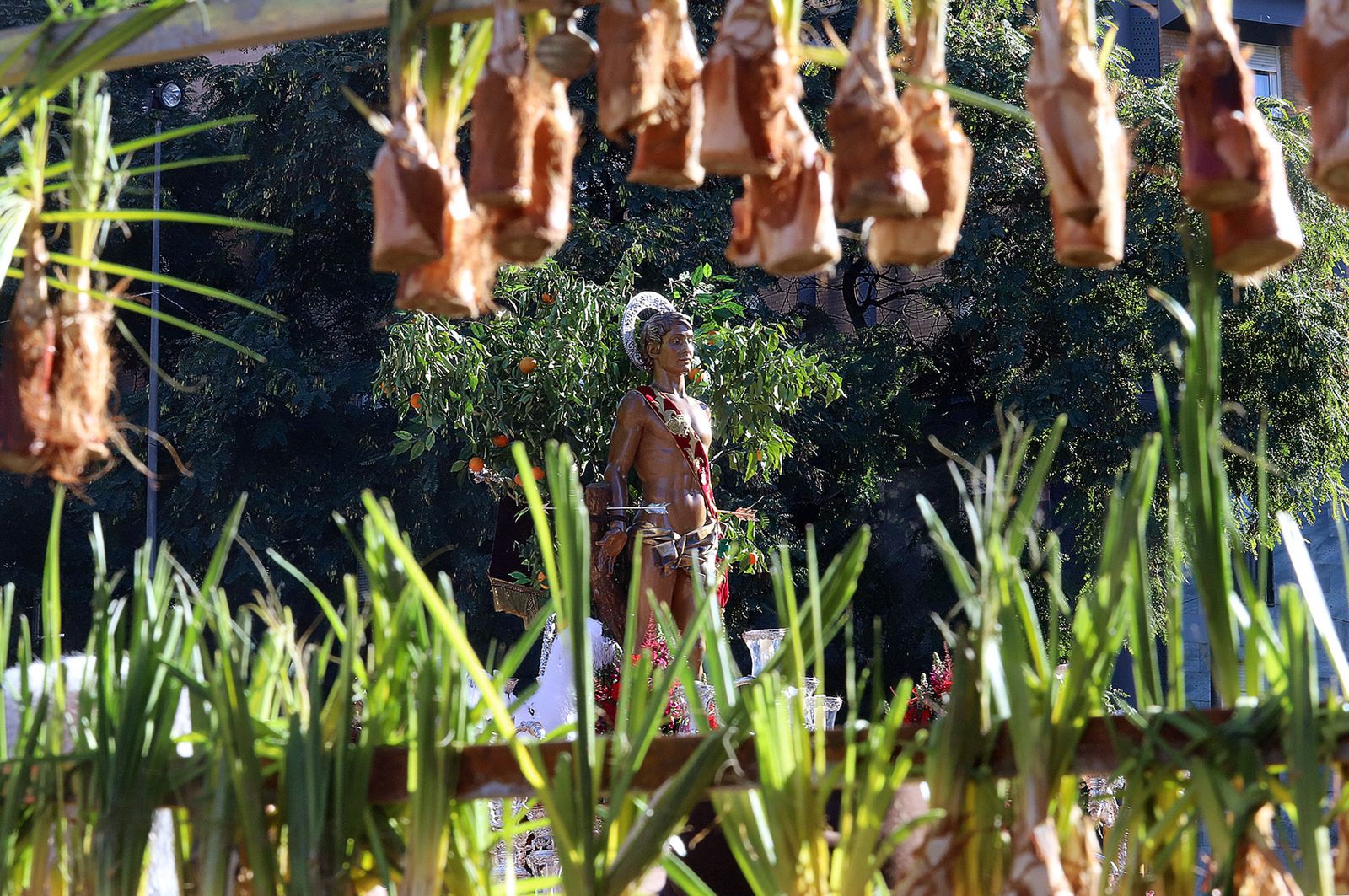 Imágenes de la procesión de San Sebastián en Huelva