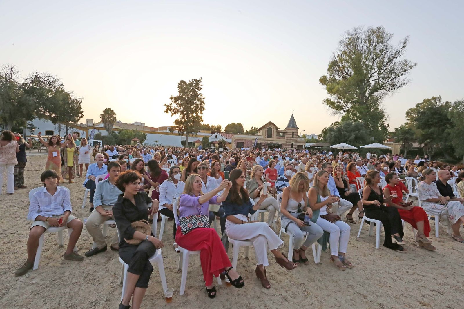 Concierto de A Dos Velas en la Real Escuela del Arte Ecuestre