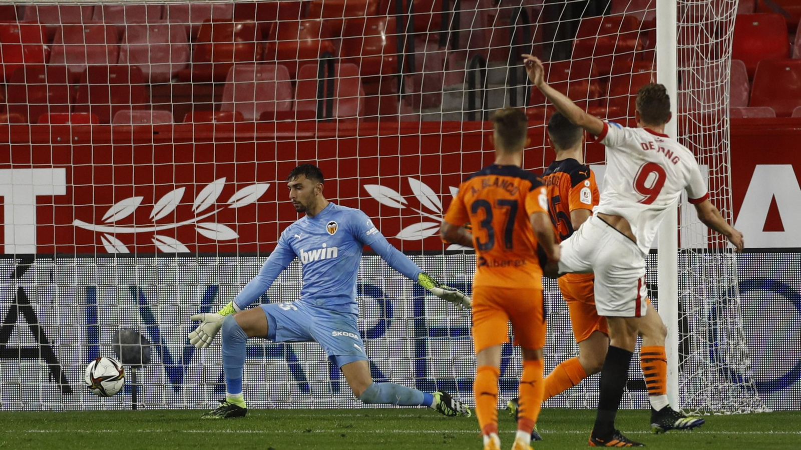 El Sevilla-Valencia de Copa del Rey, en imágenes