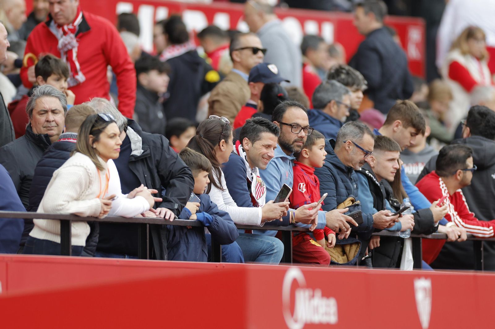 Búscate en las fotos del Sevilla fc - Athletic club