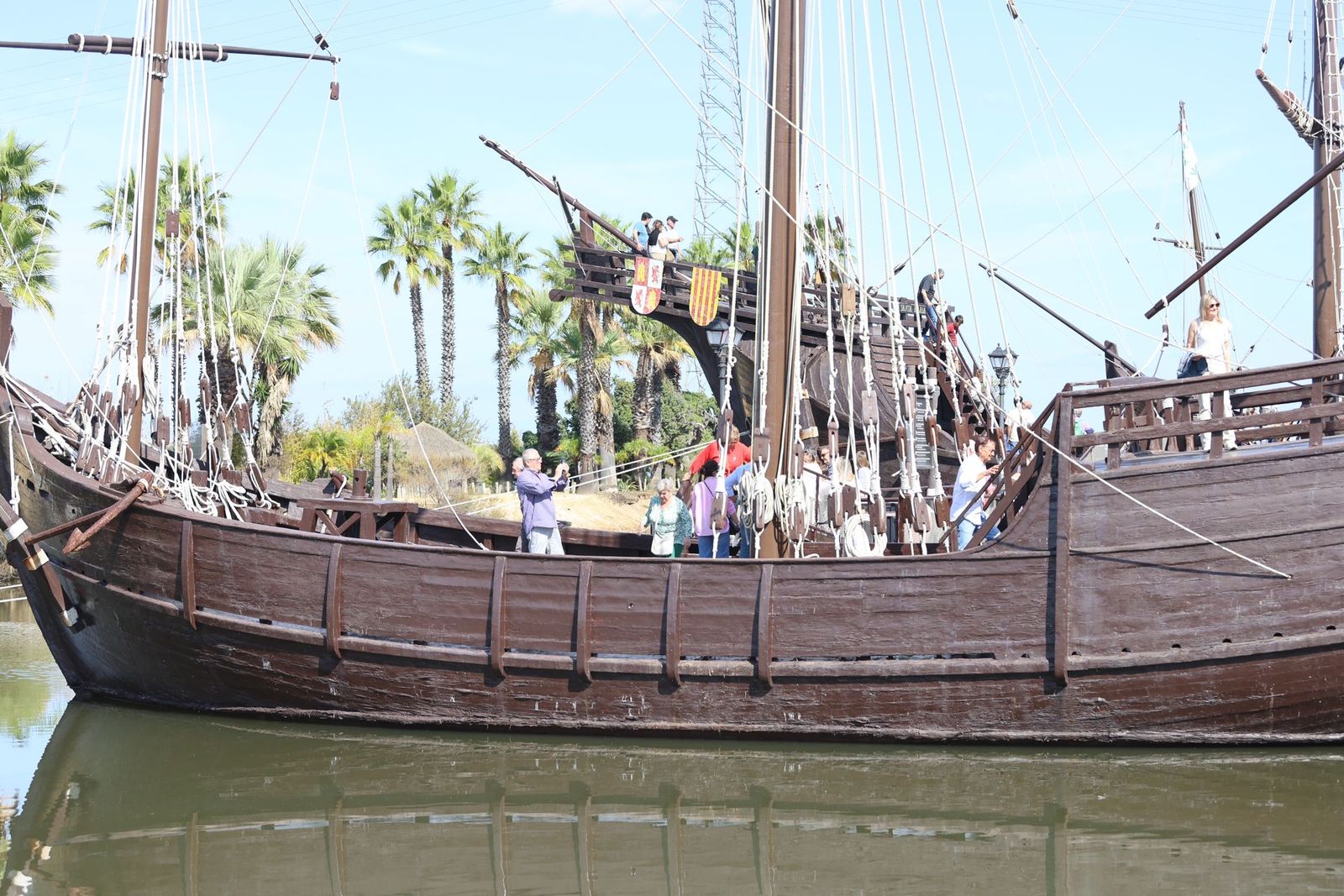Gran ambiente este sábado en la jornada de puertas abiertas del Muelle de las Carabelas, en La Rábida