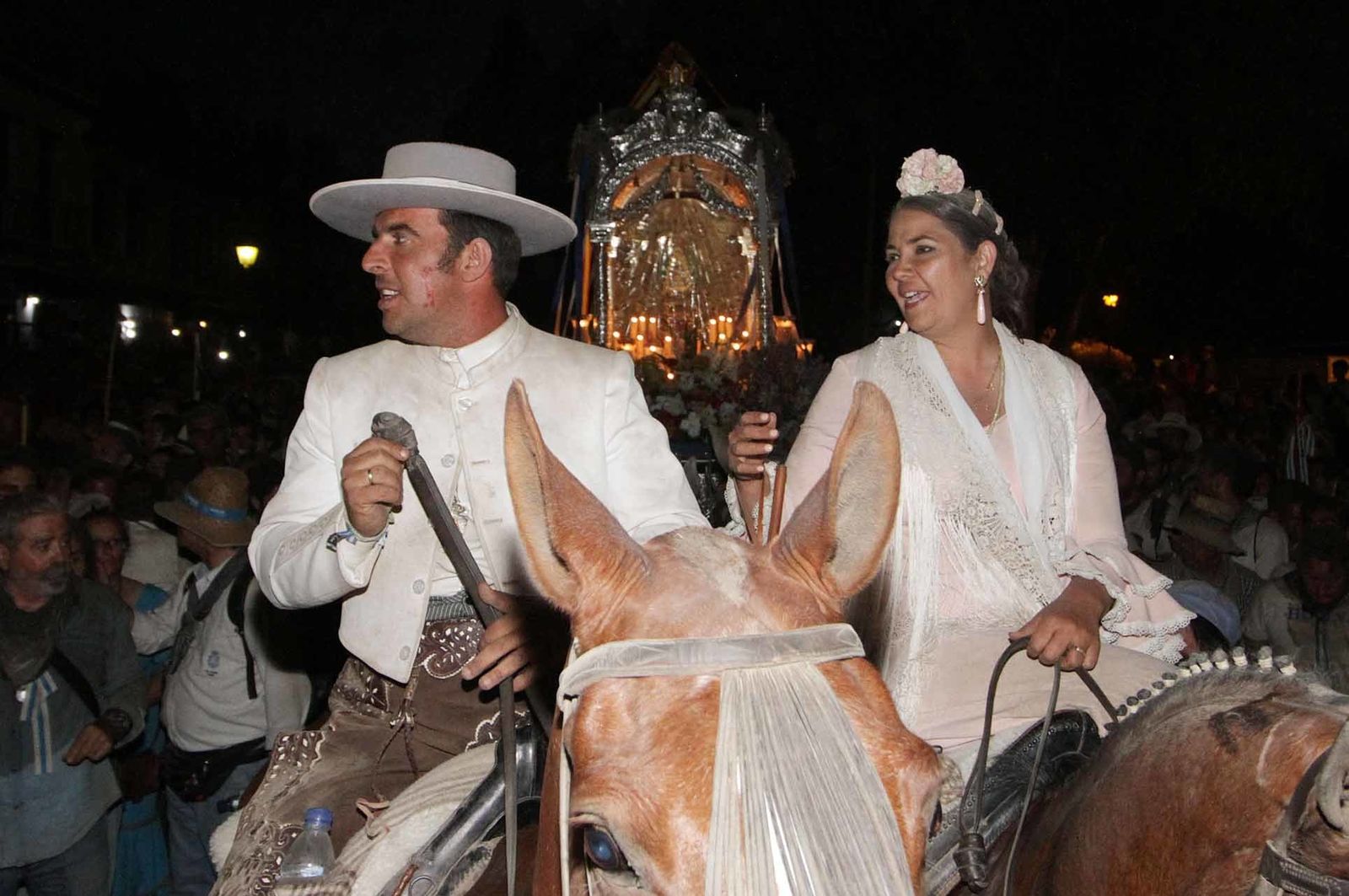 Imágenes de la llegada de la Hermandad del Rocío de Huelva a la aldea