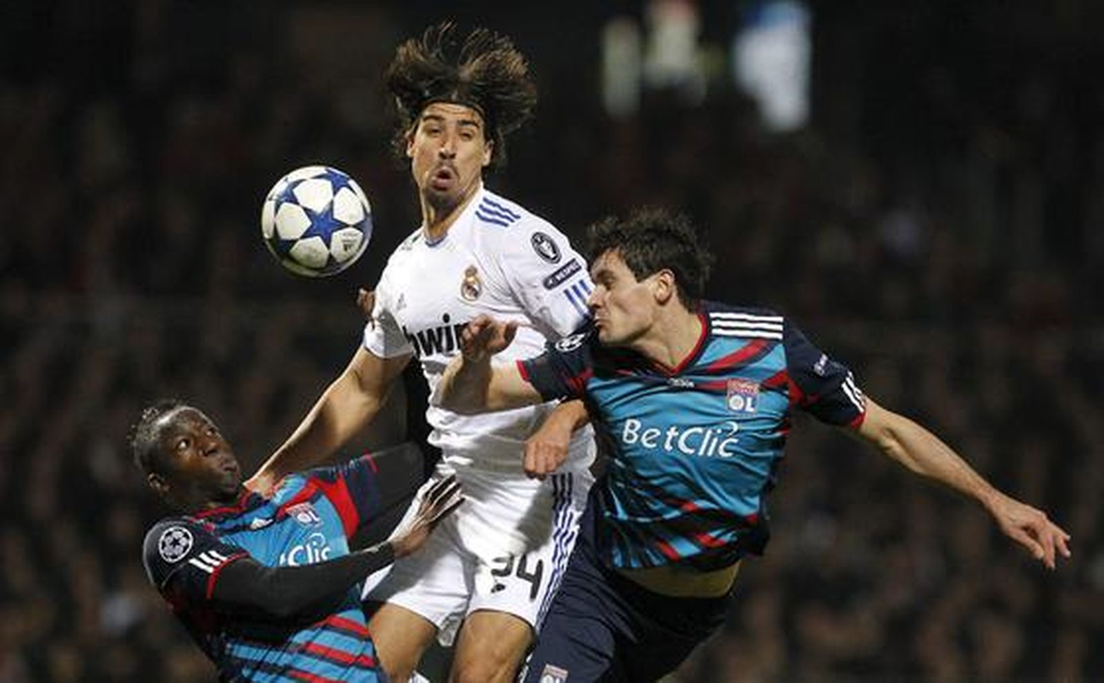 El Real Madrid empata en Lyon y pone medio pie en los cuartos de final de la 'Champions'. / EFE