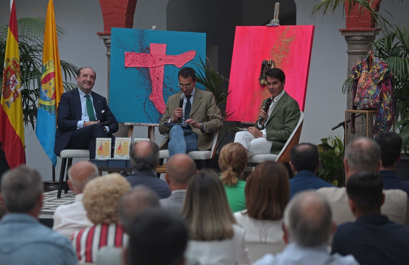 La conferencia sobre la alternativa de Salvador Vega.