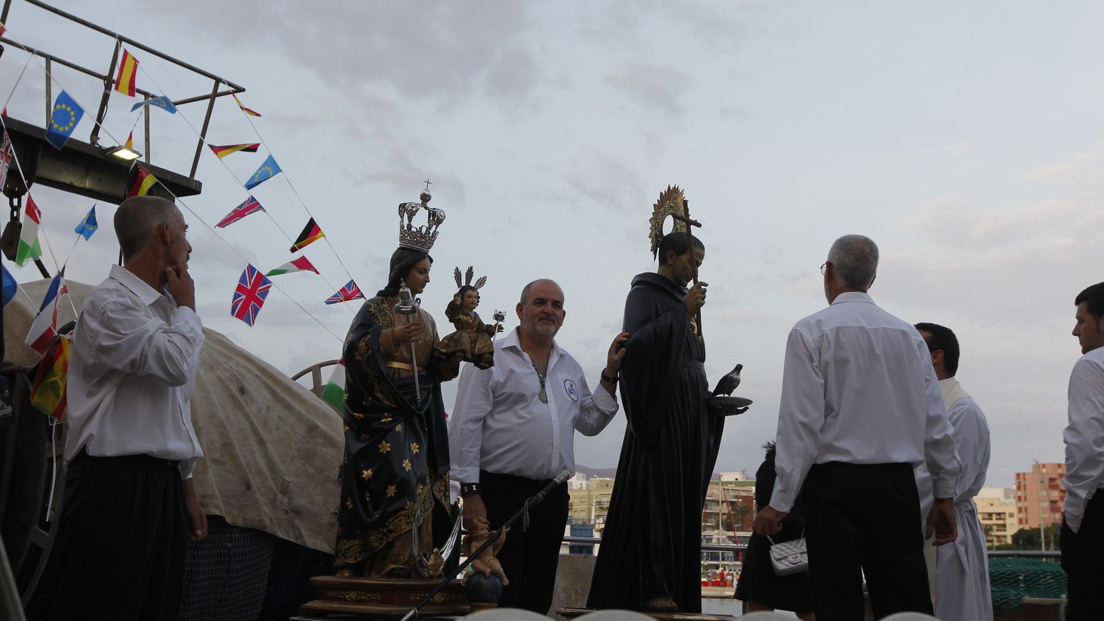 Las imágenes, subidas en la embarcación.