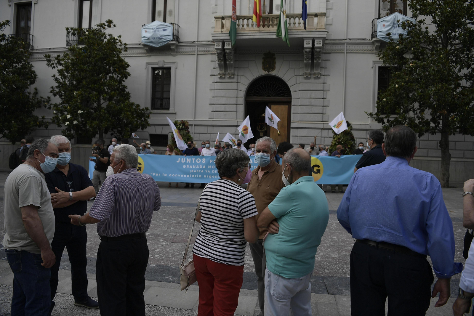 La concentración para pedir un nuevo gobierno municipal en Granada, en imágenes