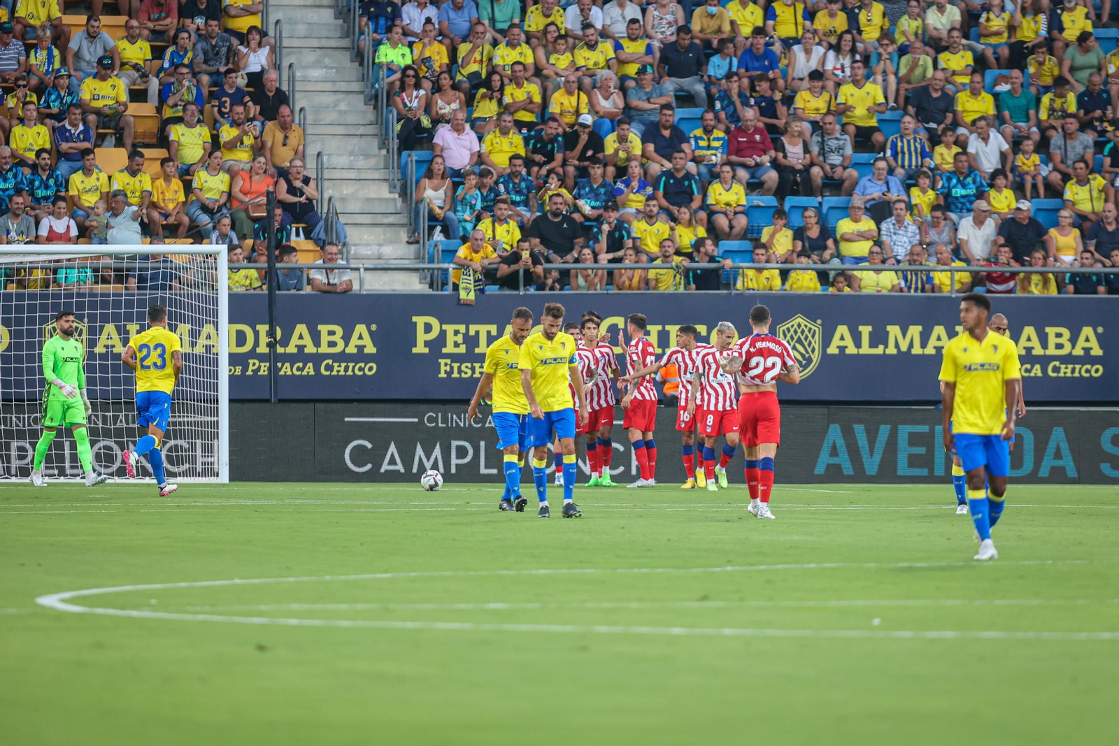 Las imágenes del Cádiz-Atlético de Madrid del Trofeo Carranza