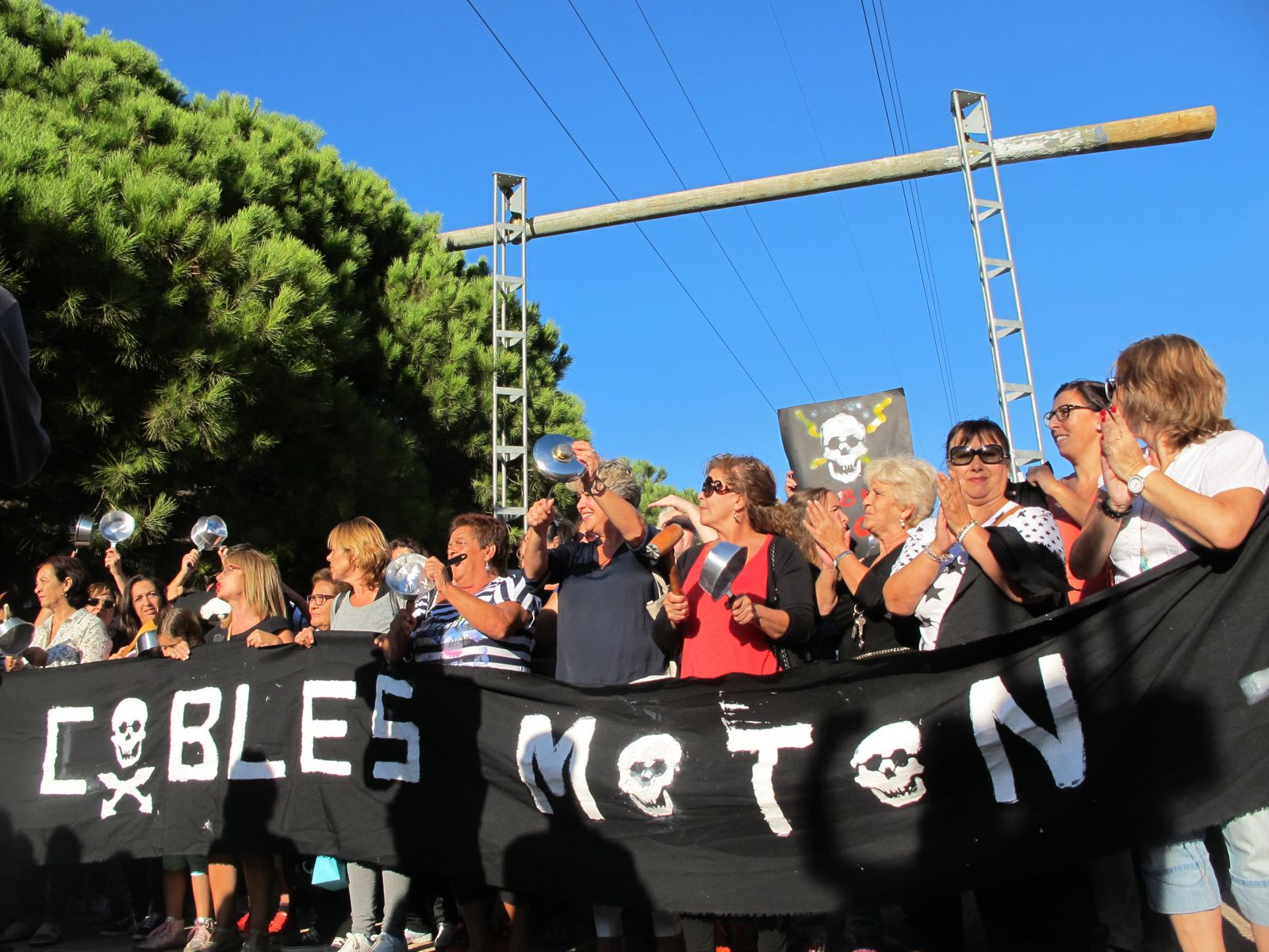 Una de las protestas lideradas por la Plataforma contra los cables de alta tensión