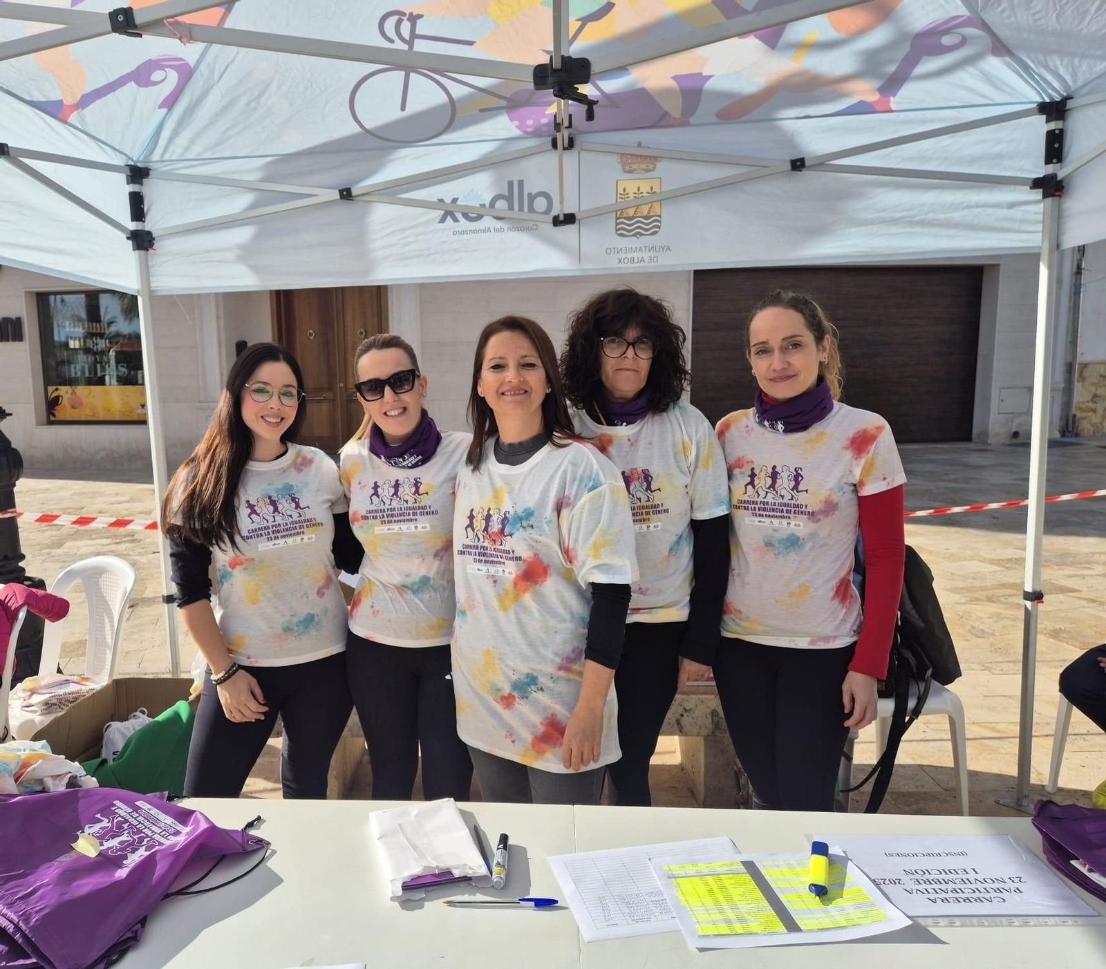 Más de un centenar de albojenses participan en la I Carrera por la Igualdad y la Violencia de Género