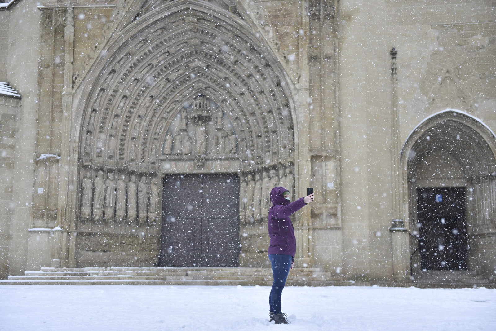 El segundo día del temporal 'Filomena' en imágenes: más nieve y caos