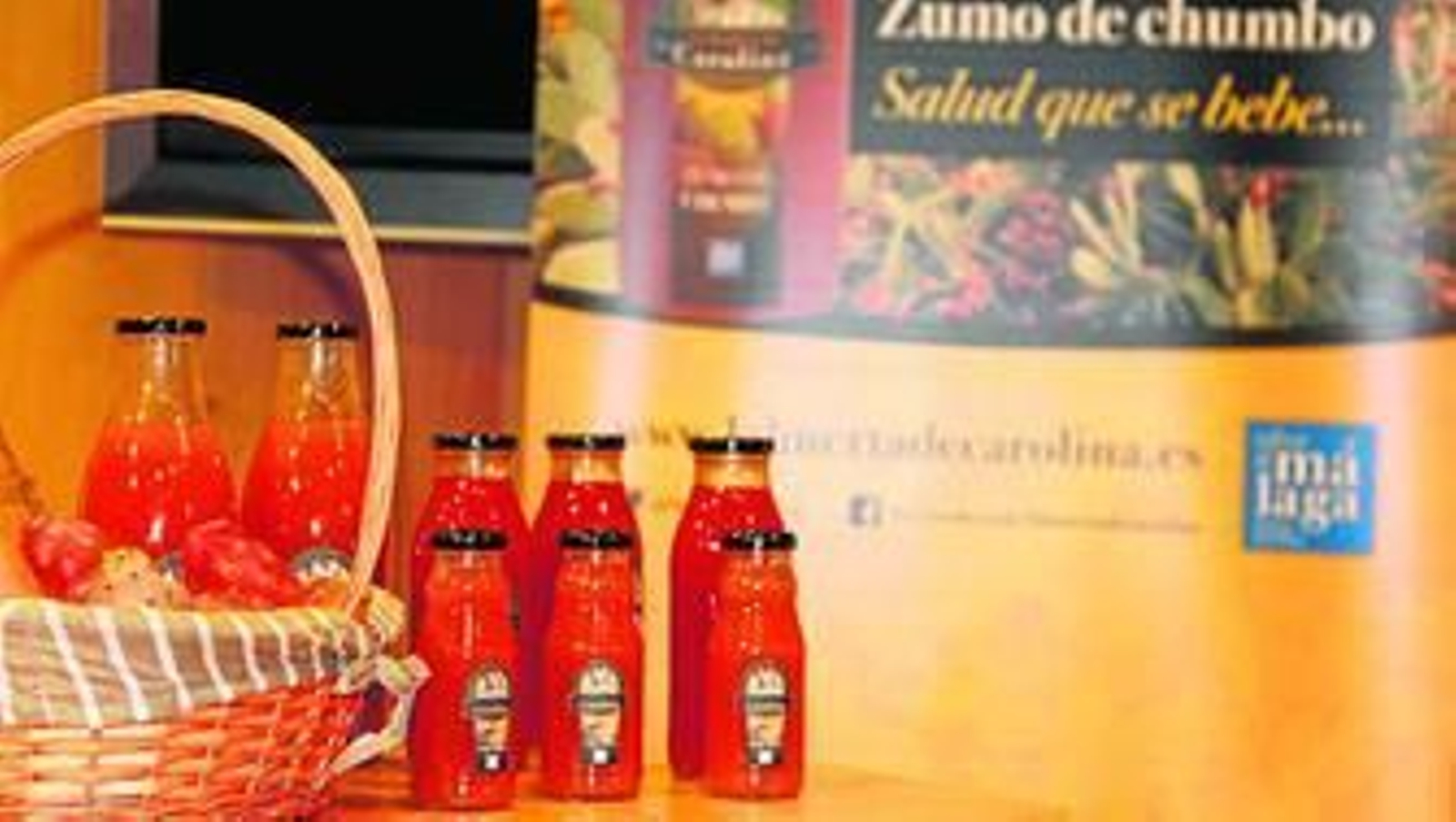 Zumos de higo chumbo listos para degustar.