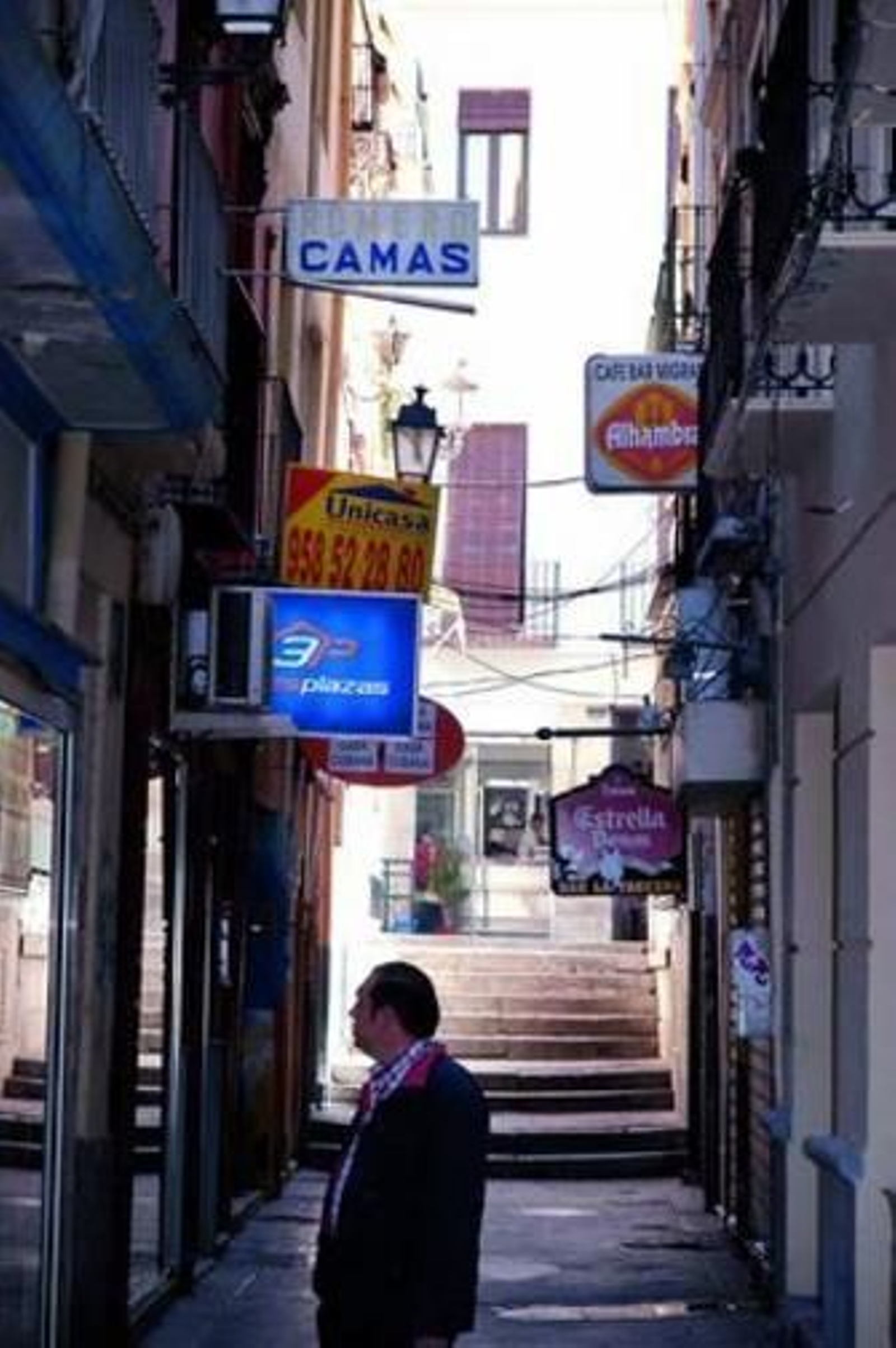 Los comercios están obligados a retirar los carteles en banderola.