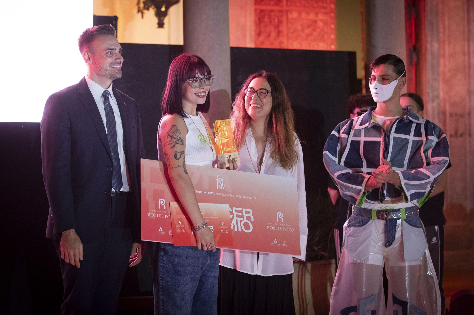 La creatividad de la colección Pouty deslumbra en la Pasarela Fortuny