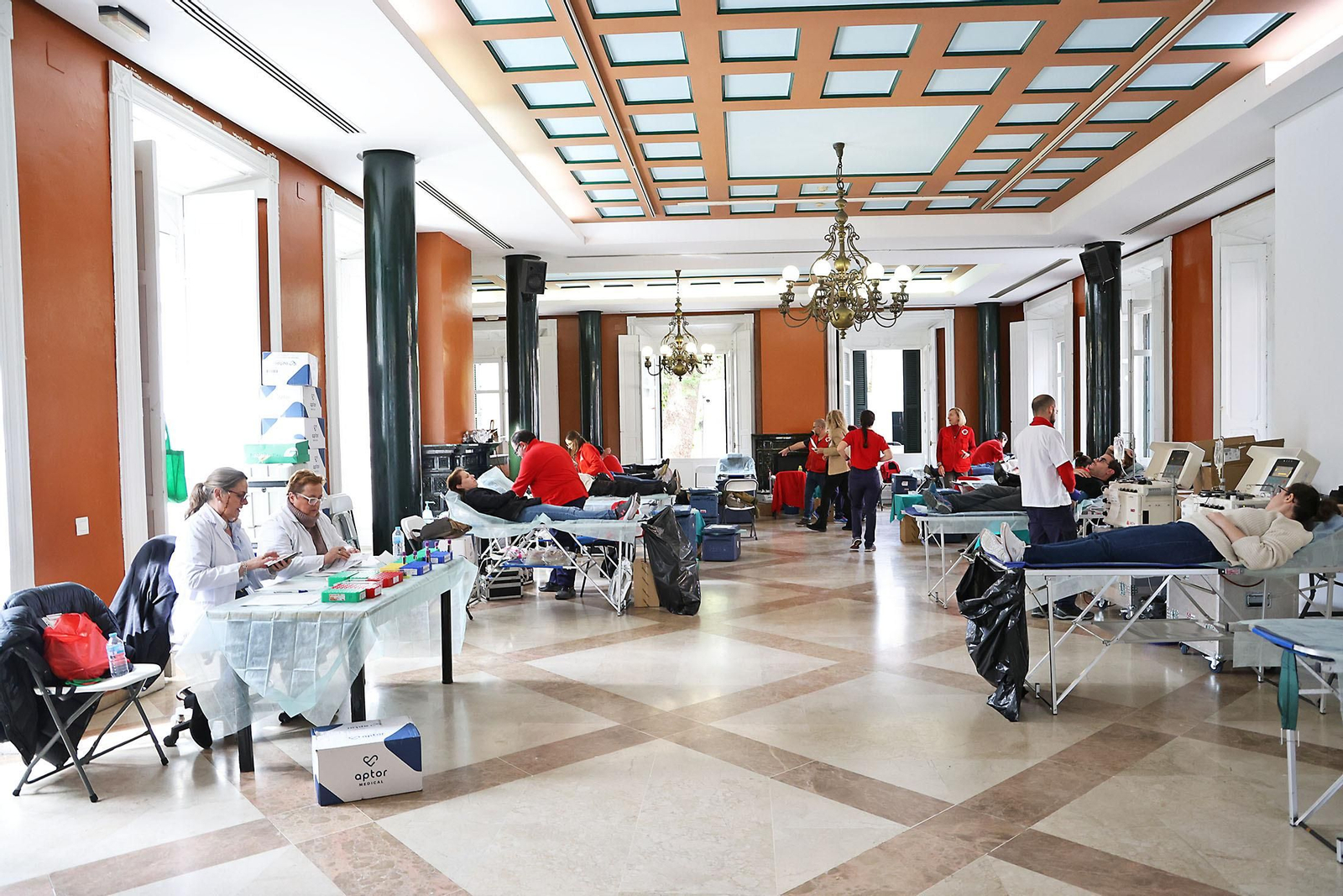 Imágenes de la primera macrocolecta de sangre de este año en Huelva