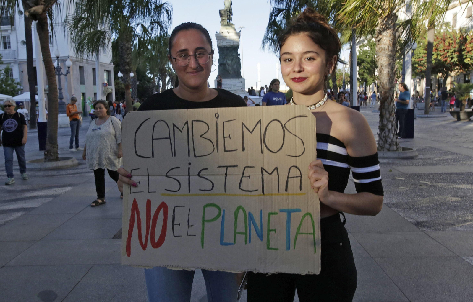 Las imágenes de la manifestación de la Huelga Mundial por el Clima en Cádiz.
