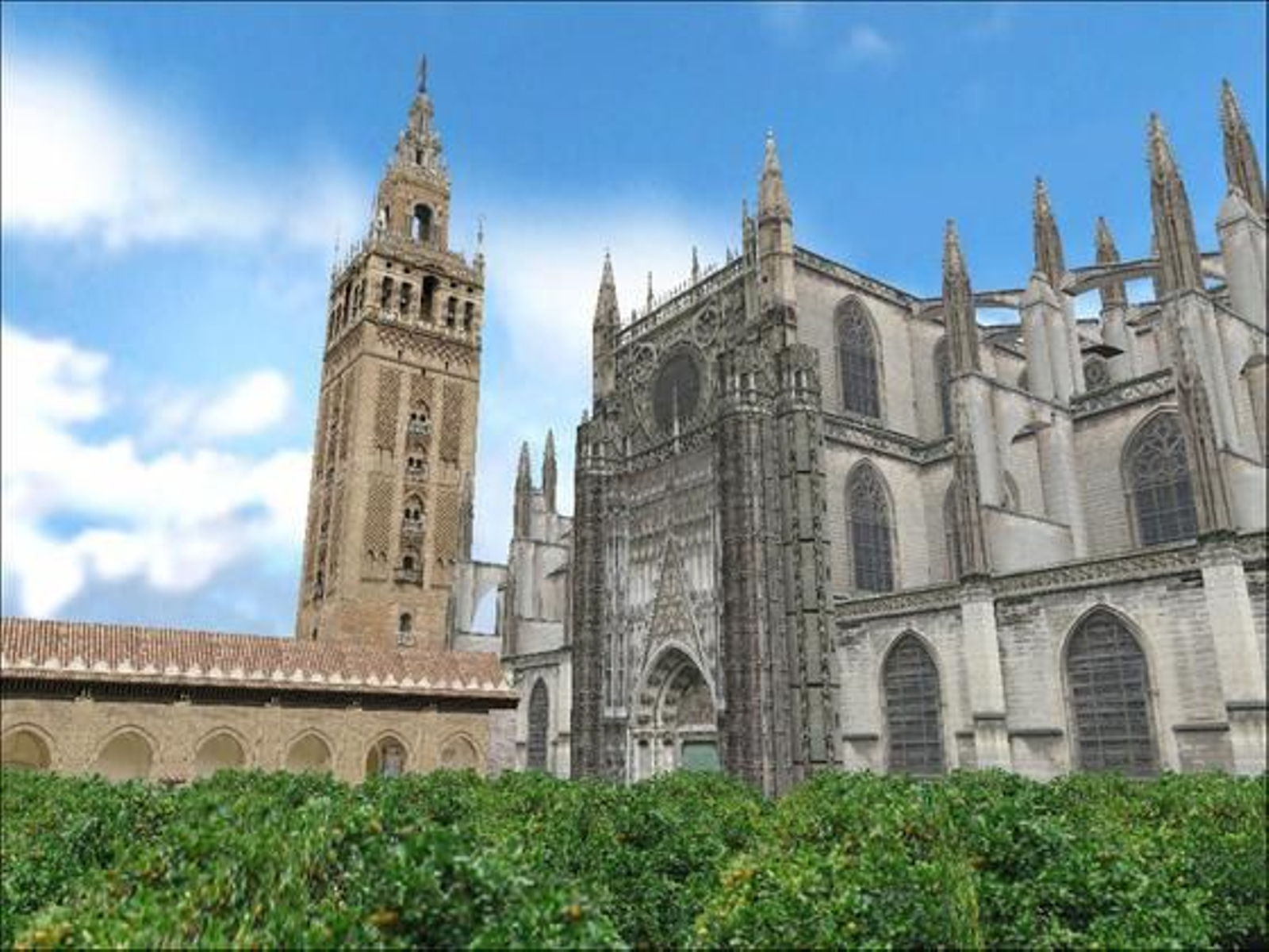 Recreación de la Giralda y la Catedral desde el Patio de los Naranjos.