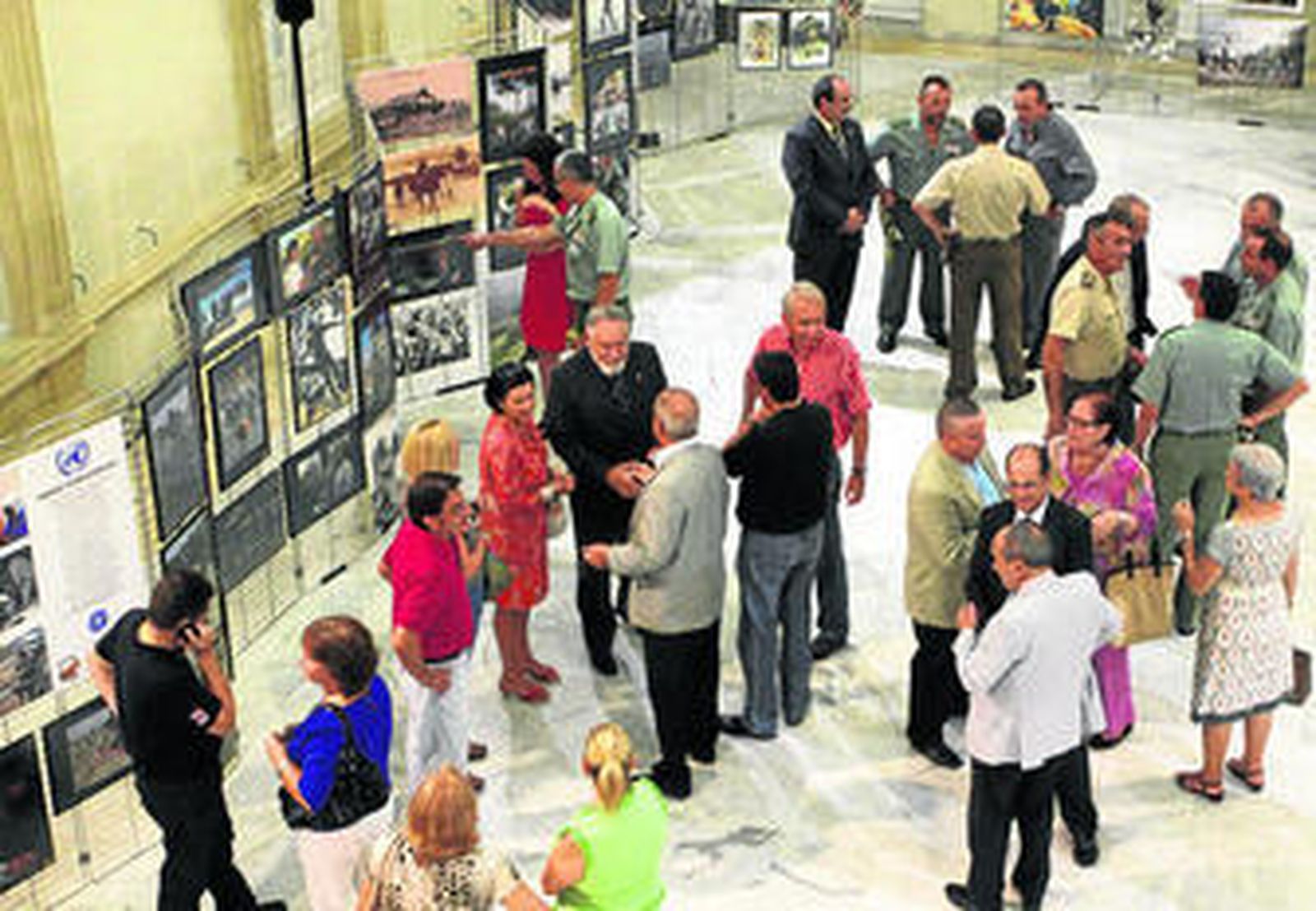 Vista del Patio de Luces de Diputación durante la exposición sobre La Legión el pasado mes de septiembre.