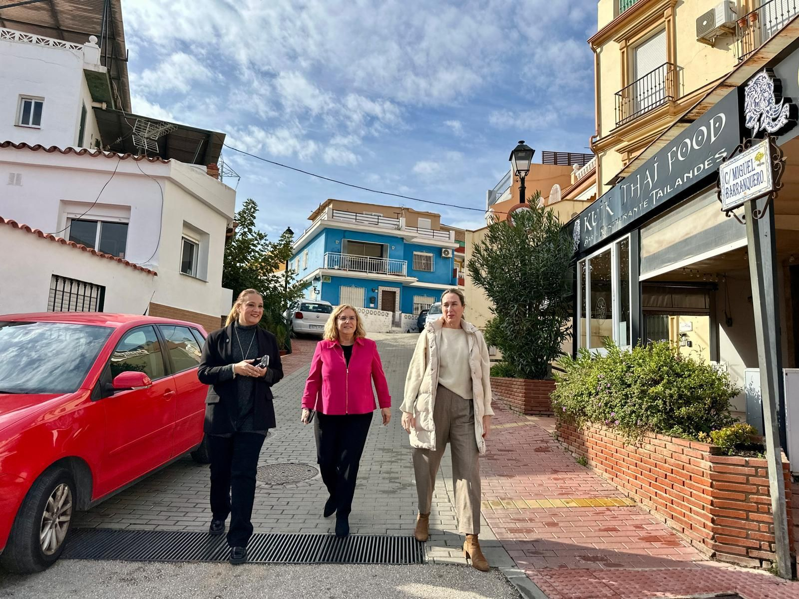 De izquierda a derecha, Rosa Ana Bravo, Ana Mula y Rocío Arriaga en la zona de Los Pacos.