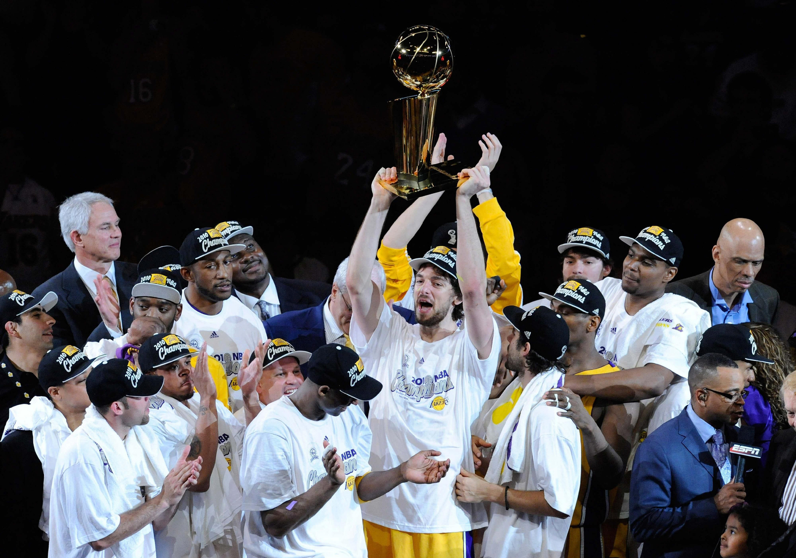 Pau Gasol celebra la victoria de 2009.